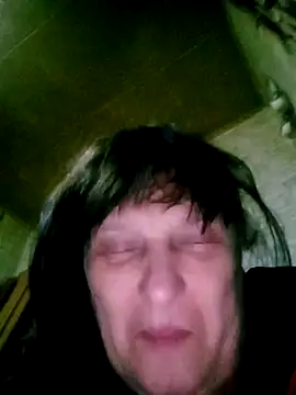 Snapshot of Apeesynka55211 chatting on November 24, 8:42 pm Apeesynka55211 online show from November 24, 8:42 pm