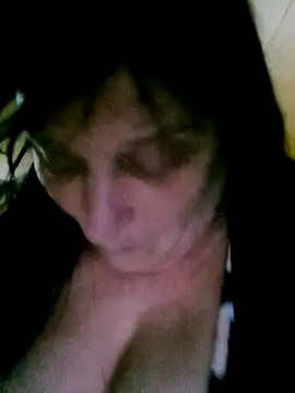 Snapshot of Apeesynka55211 chatting on February 13, 9:15 pm Apeesynka55211 online show from February 13, 9:15 pm