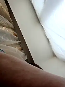 Snapshot of Apeesynka55211 chatting on February 21, 9:22 am Apeesynka55211 online show from February 21, 9:22 am