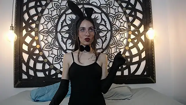 mara hil online show from October 3, 4:58 am