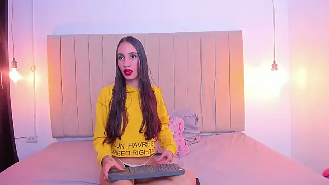 mara hil online show from December 2, 4:25 am