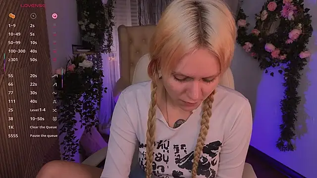 kitten murray  online show from November 9, 5:33 am