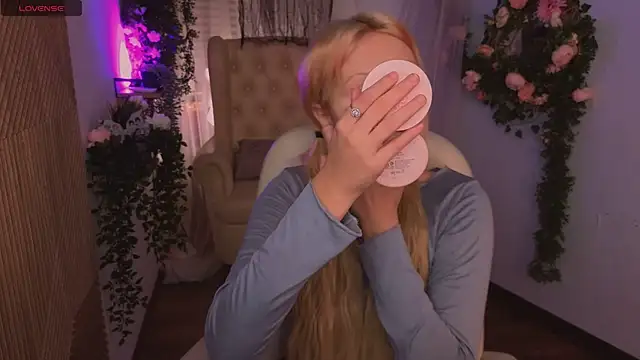 kitten murray  online show from November 4, 5:33 am