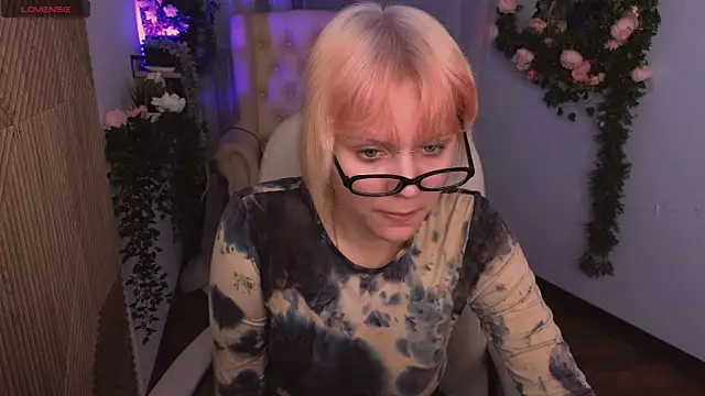 kitten murray  online show from October 16, 6:32 am