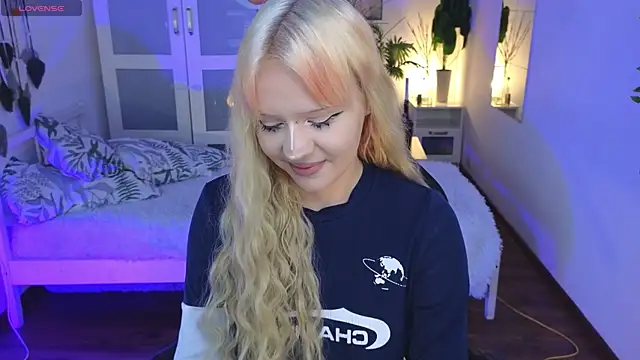 kitten murray  online show from October 26, 6:14 am