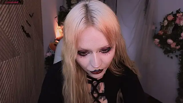 kitten murray  online show from October 31, 6:43 am