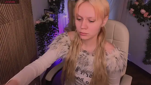 kitten murray  online show from November 7, 1:37 pm