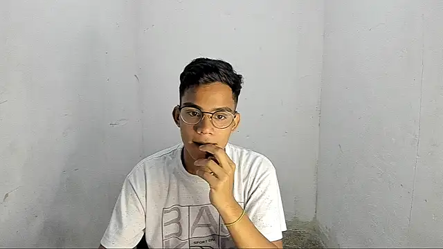 Snapshot of Deivi_colins_23 chatting on October 8, 1:29 am Deivi colins 23 online show from October 8, 1:29 am