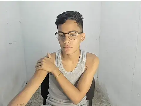 Snapshot of Deivi_colins_23 chatting on October 12, 12:01 am Deivi colins 23 online show from October 12, 12:01 am