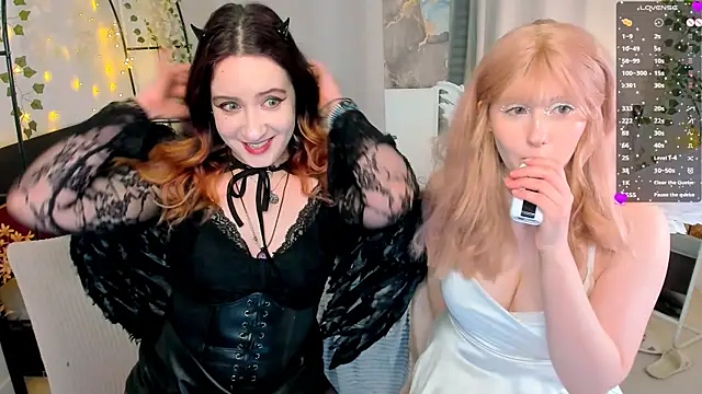 DelilahTaylor online show from April 10, 10:28 pm