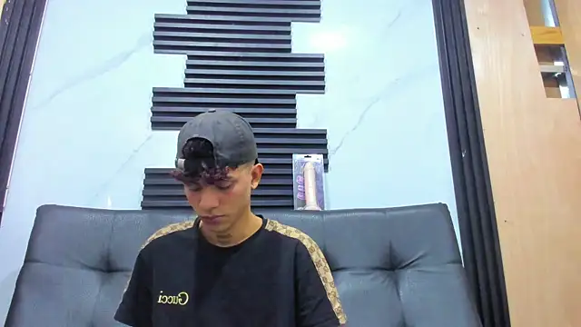 Snapshot of milo_crave chatting on October 7, 12:50 pm milo crave online show from October 7, 12:50 pm