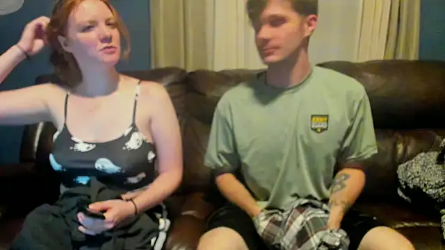 Snapshot of LoversUnleashedXO chatting on October 18, 4:14 am LoversUnleashedXO online show from October 18, 4:14 am