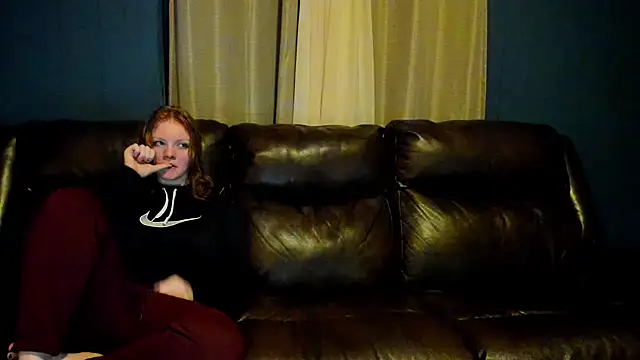 Snapshot of LoversUnleashedXO chatting on October 7, 3:40 am LoversUnleashedXO online show from October 7, 3:40 am