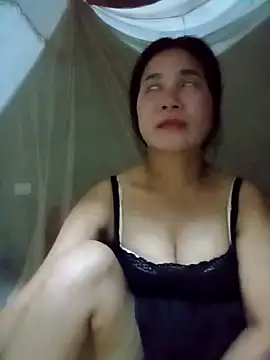 Snapshot of meomeo-baby chatting on October 4, 4:08 pm meomeo-baby online show from October 4, 4:08 pm