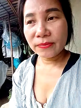 Snapshot of meomeo-baby chatting on October 4, 2:35 am meomeo-baby online show from October 4, 2:35 am