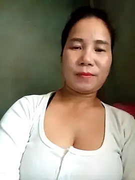 Snapshot of meomeo-baby chatting on October 7, 7:42 am meomeo-baby online show from October 7, 7:42 am