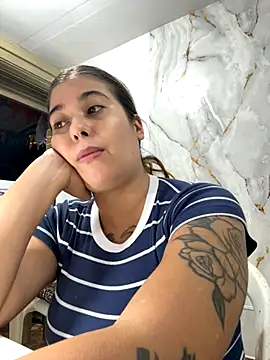 Snapshot of violeticafox chatting on December 18, 2:16 am violeticafox online show from December 18, 2:16 am