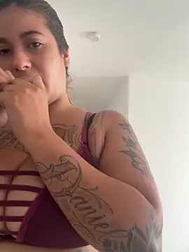 Snapshot of violeticafox chatting on October 1, 4:11 pm violeticafox online show from October 1, 4:11 pm