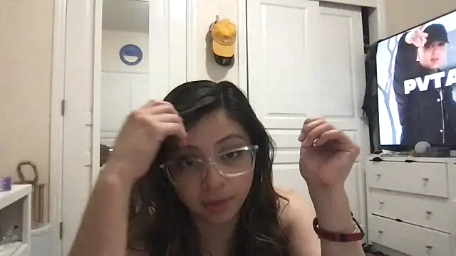 bunnygorl12 online show from March 11, 5:23 am