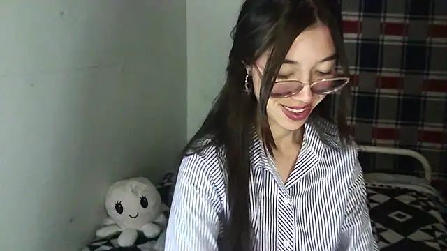 Snapshot of Mikha_Ela chatting on October 28, 4:35 am Mikha Ela online show from October 28, 4:35 am