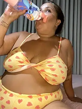 Snapshot of Livpoppe chatting on January 14, 3:10 am Livpoppe online show from January 14, 3:10 am