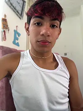 Snapshot of cherub_ chatting on June 10, 7:15 pm cherub online show from June 10, 7:15 pm