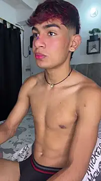 Snapshot of cherub_ chatting on July 5, 9:54 pm cherub online show from July 5, 9:54 pm