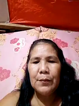 Snapshot of milagrose_rose chatting on October 18, 6:37 am milagrose rose online show from October 18, 6:37 am