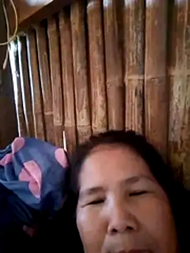 Snapshot of milagrose_rose chatting on March 22, 6:48 am milagrose rose online show from March 22, 6:48 am