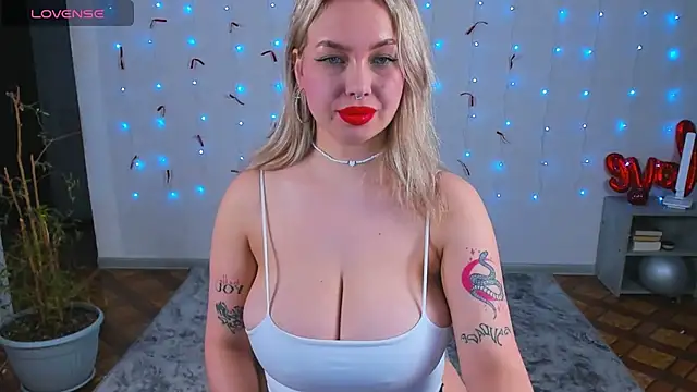 EvieMayson online show from March 20, 7:42 am