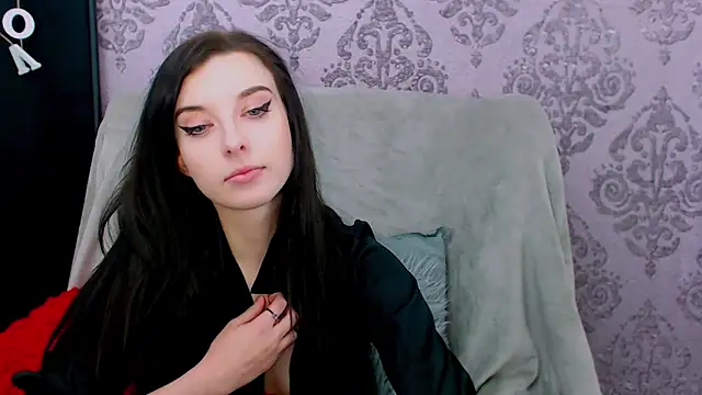 DominantLuna online show from February 11, 8:31 pm