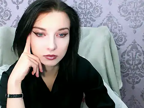 DominantLuna online show from October 21, 7:57 pm