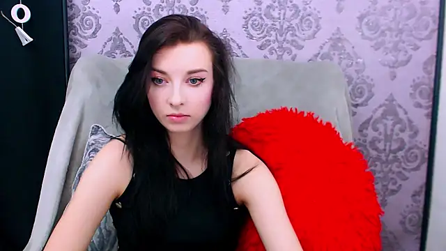 DominantLuna online show from May 24, 7:36 pm