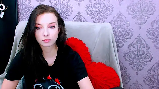 DominantLuna online show from March 10, 8:24 pm