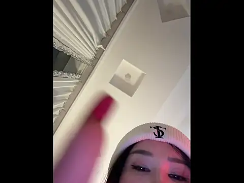 xiaowan x online show from February 3, 1:49 pm