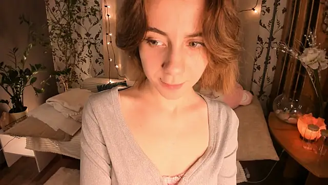 Snapshot of shyina_meow chatting on October 9, 3:01 pm shyina meow online show from October 9, 3:01 pm