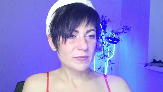 Ashley Brookss online show from November 19, 8:09 pm