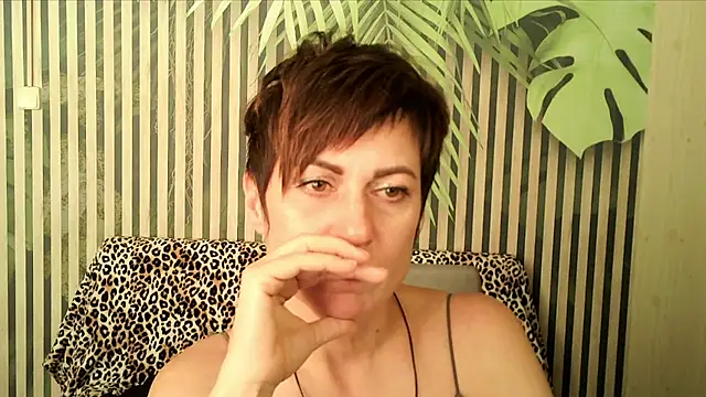 Ashley Brookss online show from October 1, 1:26 pm