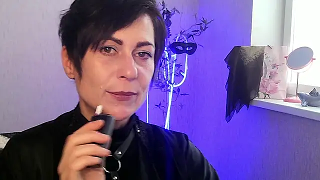 Ashley Brookss online show from November 13, 10:52 am