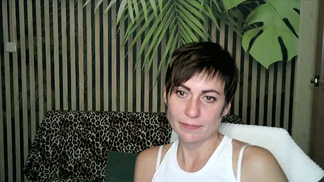 Ashley Brookss online show from October 2, 7:50 pm