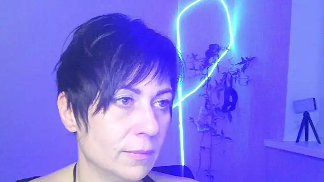 Ashley Brookss online show from November 8, 10:13 pm