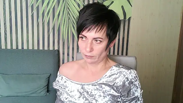 Ashley Brookss online show from October 23, 10:14 am