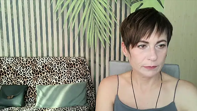 Ashley Brookss online show from October 9, 12:06 pm