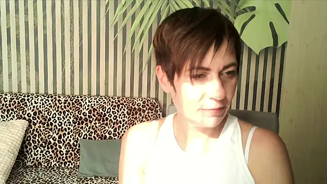 Ashley Brookss online show from October 11, 7:42 am