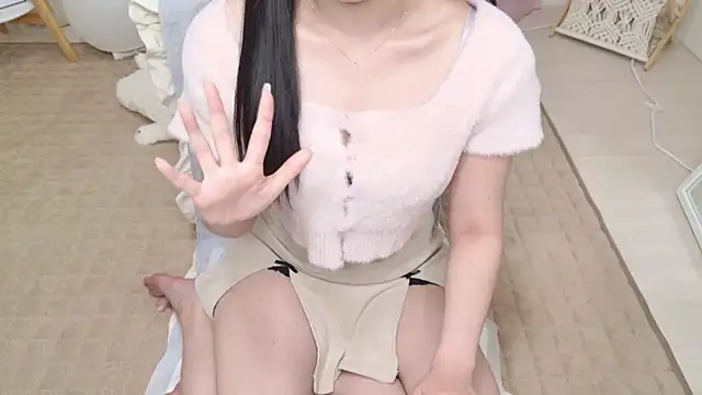 Snapshot of MAYU_cha chatting on January 15, 11:24 am MAYU cha online show from January 15, 11:24 am