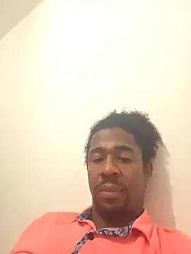 Snapshot of cracha chatting on October 12, 12:01 am cracha online show from October 12, 12:01 am