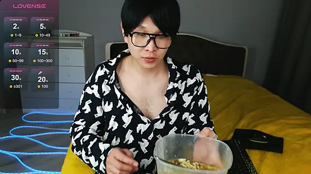 KaiChicken online show from April 14, 4:12 pm