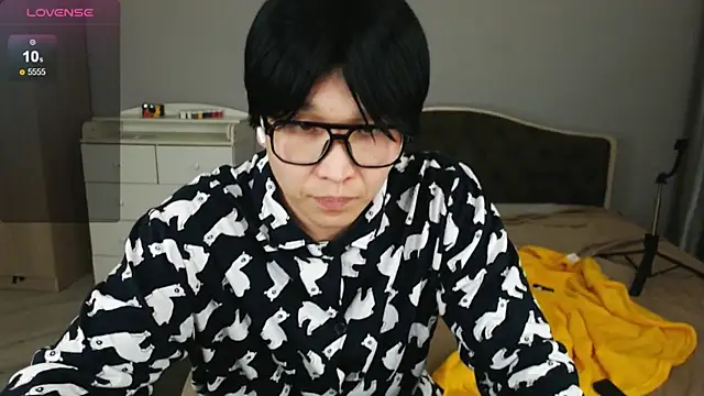 KaiChicken online show from March 31, 7:27 pm