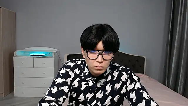 KaiChicken online show from December 2, 7:59 pm