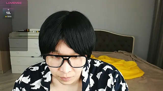 KaiChicken online show from April 6, 8:10 pm